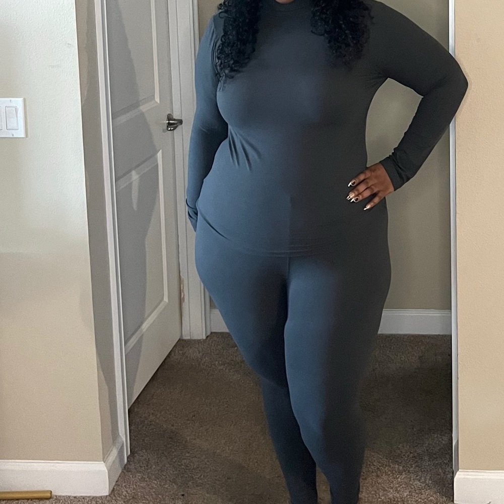 Ash Grey Microfiber Leggings Set - Picture 5 of 5